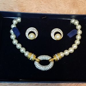 Pearl and Crystal earring and necklace set
